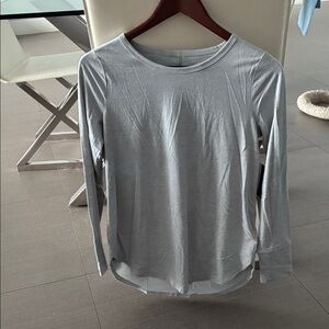 GAP Women's Light Gray Long Sleeve Tee